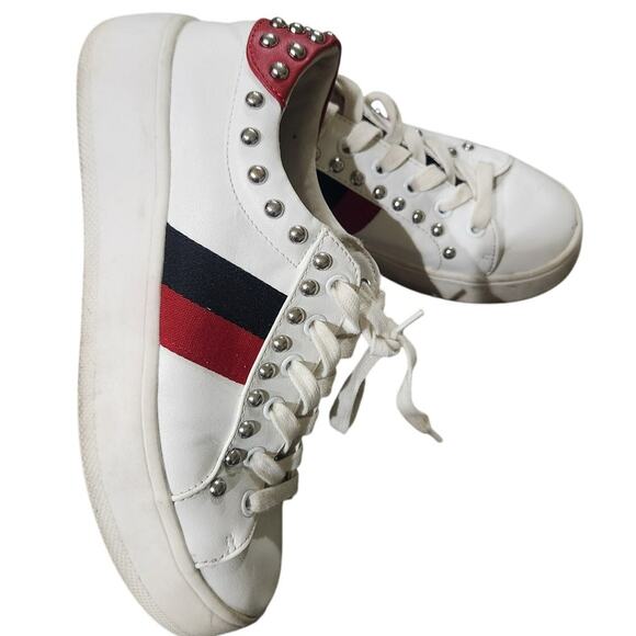 White Low Top Sneakers Steve madden Size 6.5 - Picture 6 of 7